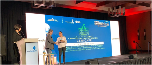 Cenicafé recibe premio al compromiso ambiental por tecnología de filtros verdes